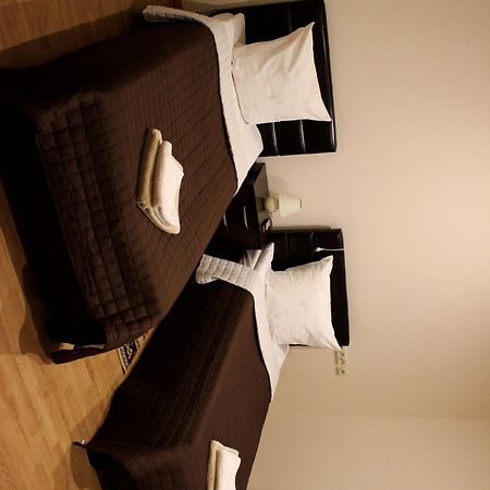Vidu Guest House Утена Экстерьер фото