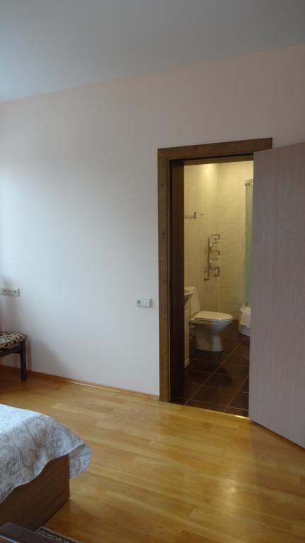 Vidu Guest House Утена Экстерьер фото