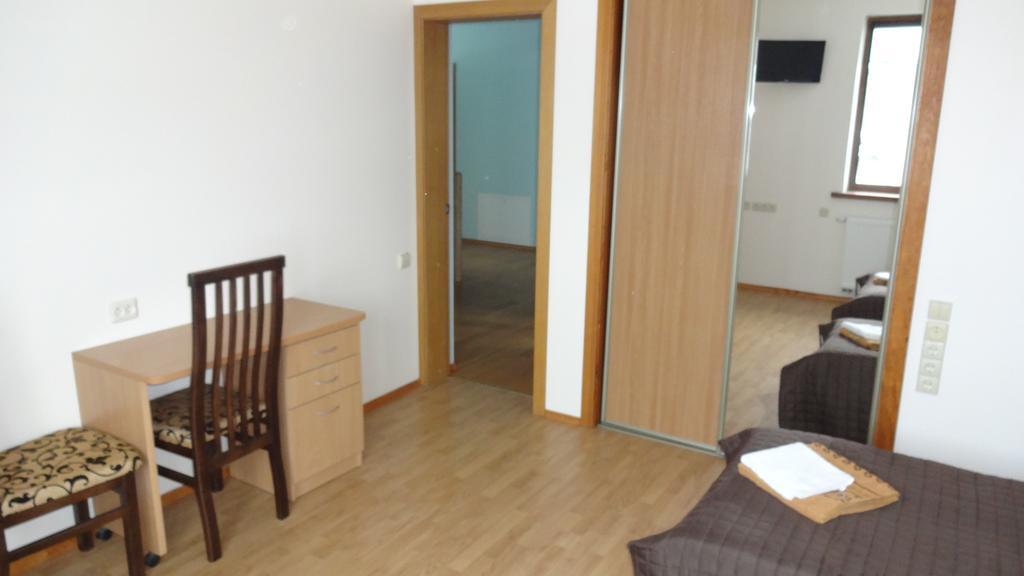 Vidu Guest House Утена Экстерьер фото