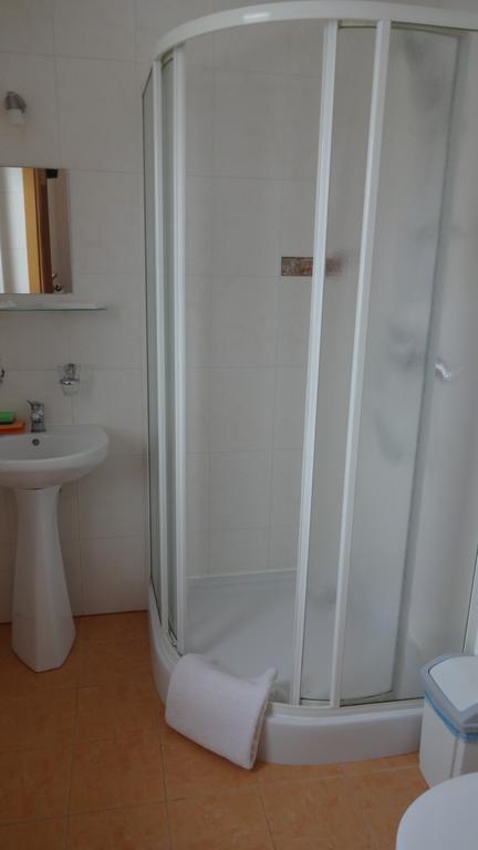 Vidu Guest House Утена Экстерьер фото