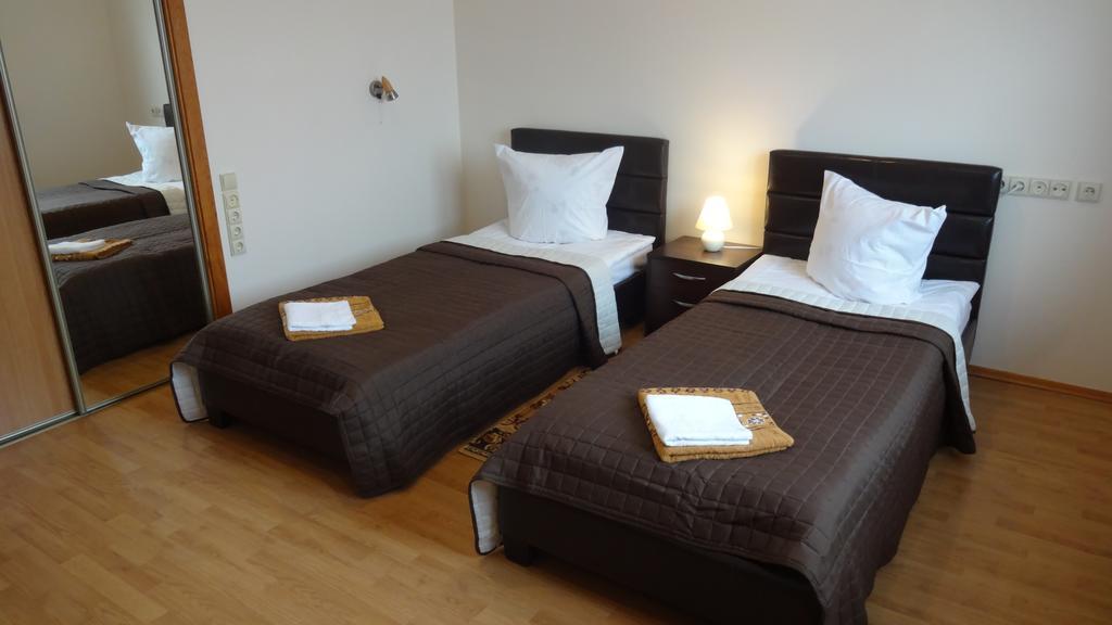 Vidu Guest House Утена Экстерьер фото