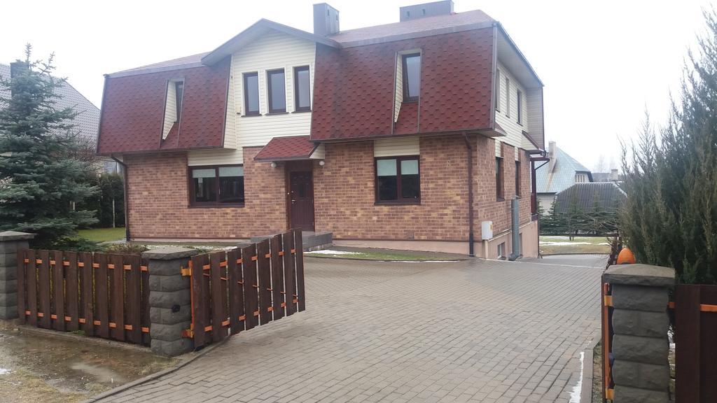 Vidu Guest House Утена Экстерьер фото