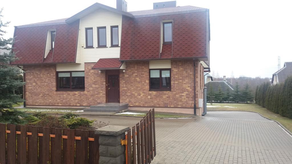 Vidu Guest House Утена Экстерьер фото