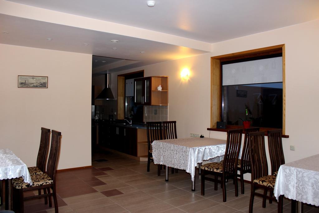 Vidu Guest House Утена Экстерьер фото
