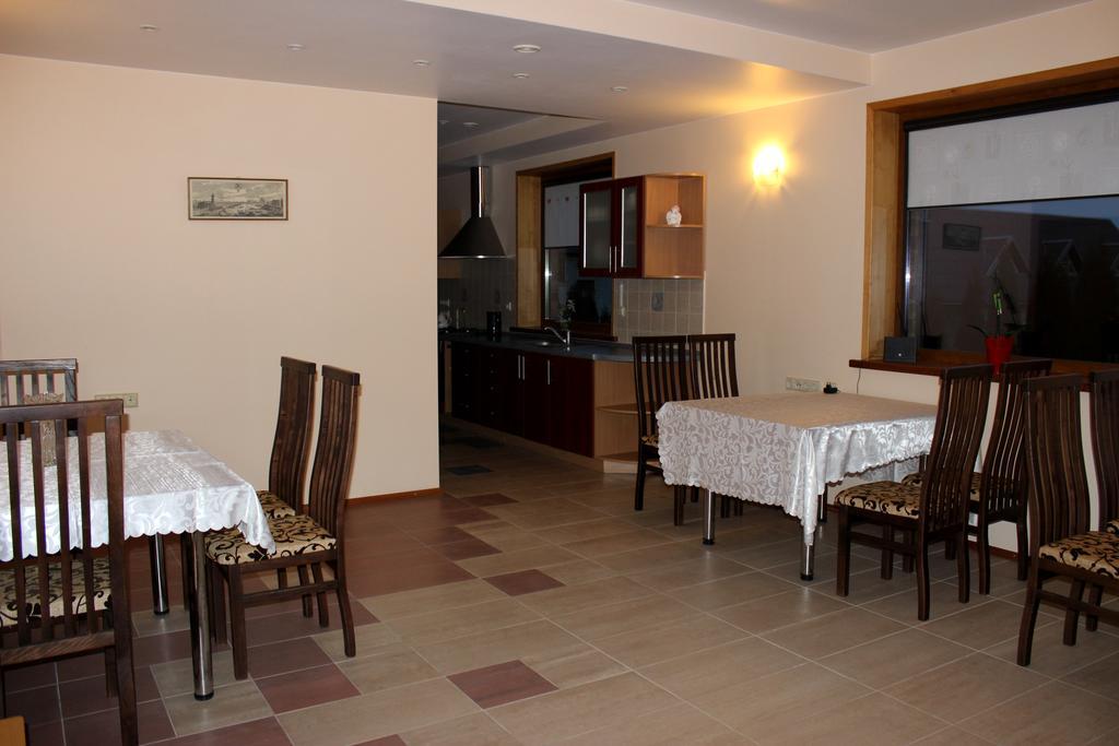 Vidu Guest House Утена Экстерьер фото