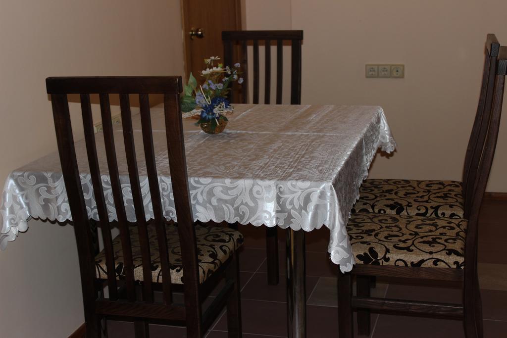Vidu Guest House Утена Экстерьер фото