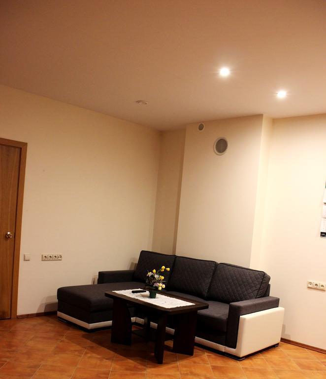 Vidu Guest House Утена Экстерьер фото