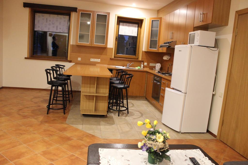 Vidu Guest House Утена Экстерьер фото