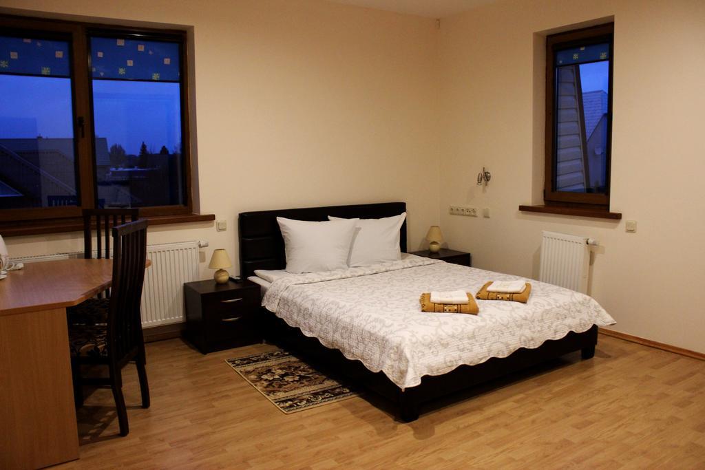 Vidu Guest House Утена Экстерьер фото