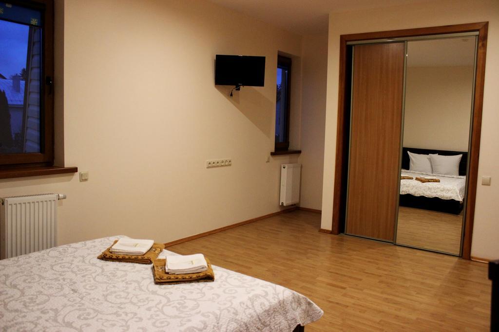 Vidu Guest House Утена Экстерьер фото