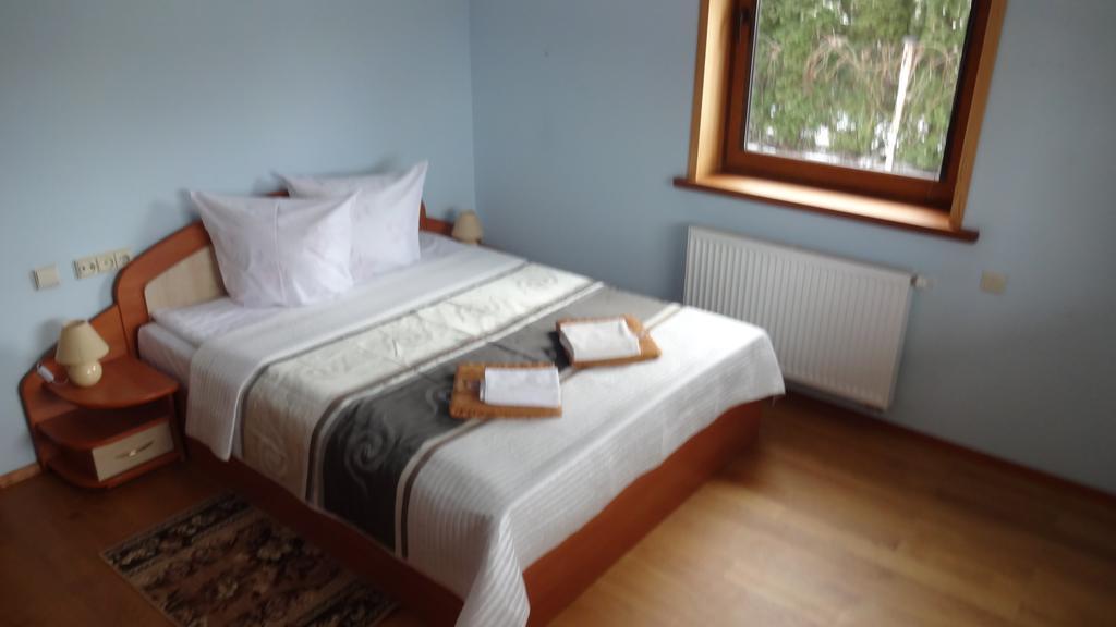 Vidu Guest House Утена Экстерьер фото