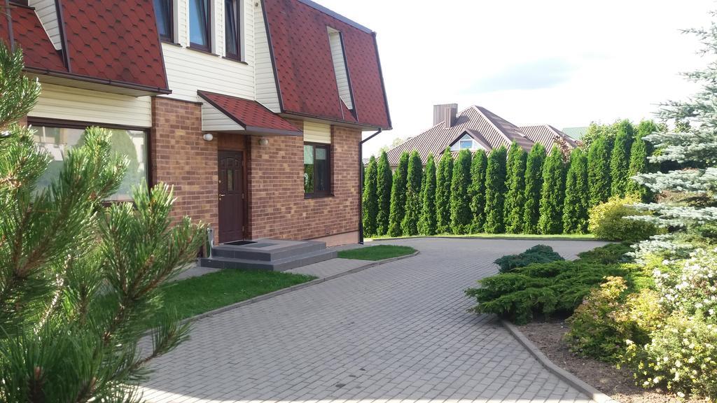 Vidu Guest House Утена Экстерьер фото